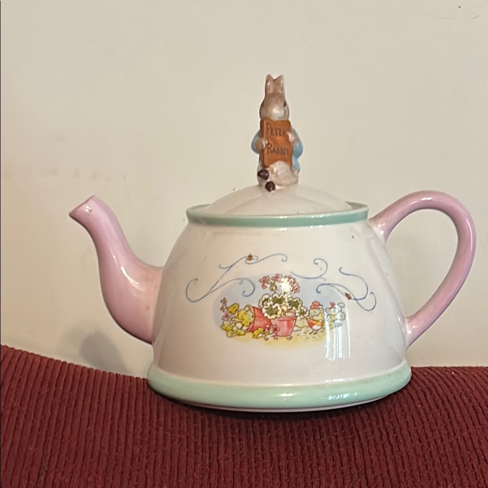 Peter Rabbit Ceramic Teapot with Pink Handle FW & Co 2002